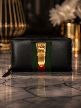 Gucci Navy Sylvie Sherry Line Buckle Zip Around Wallet | Entrupy COA
